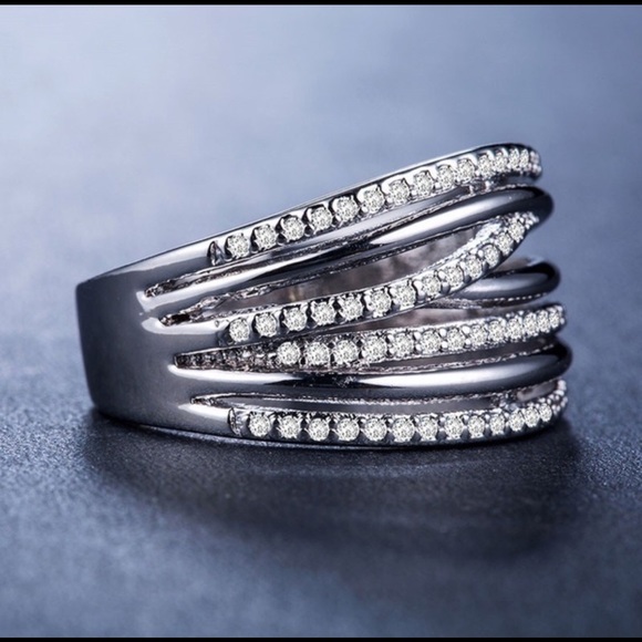 CZ/Silver Rope Ring - Picture 3 of 8